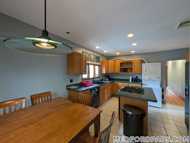 Building Photo - 80 North St