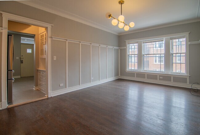 Foto del edificio - 844 W Lakeside Pl