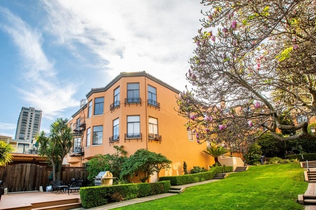 Building Photo - 3 bedroom in San Francisco CA 94108
