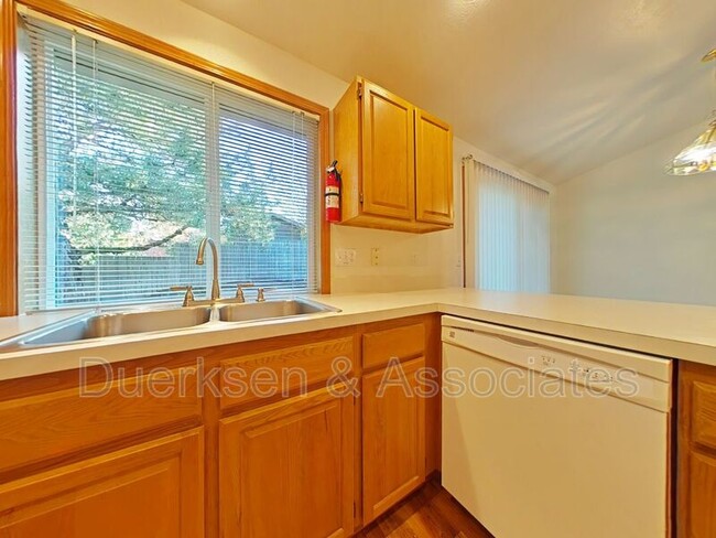 Foto del edificio - 5532 SW Windflower Dr