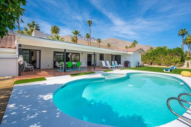 Building Photo - Luxury Mid-Century Retreat in the Heart of...