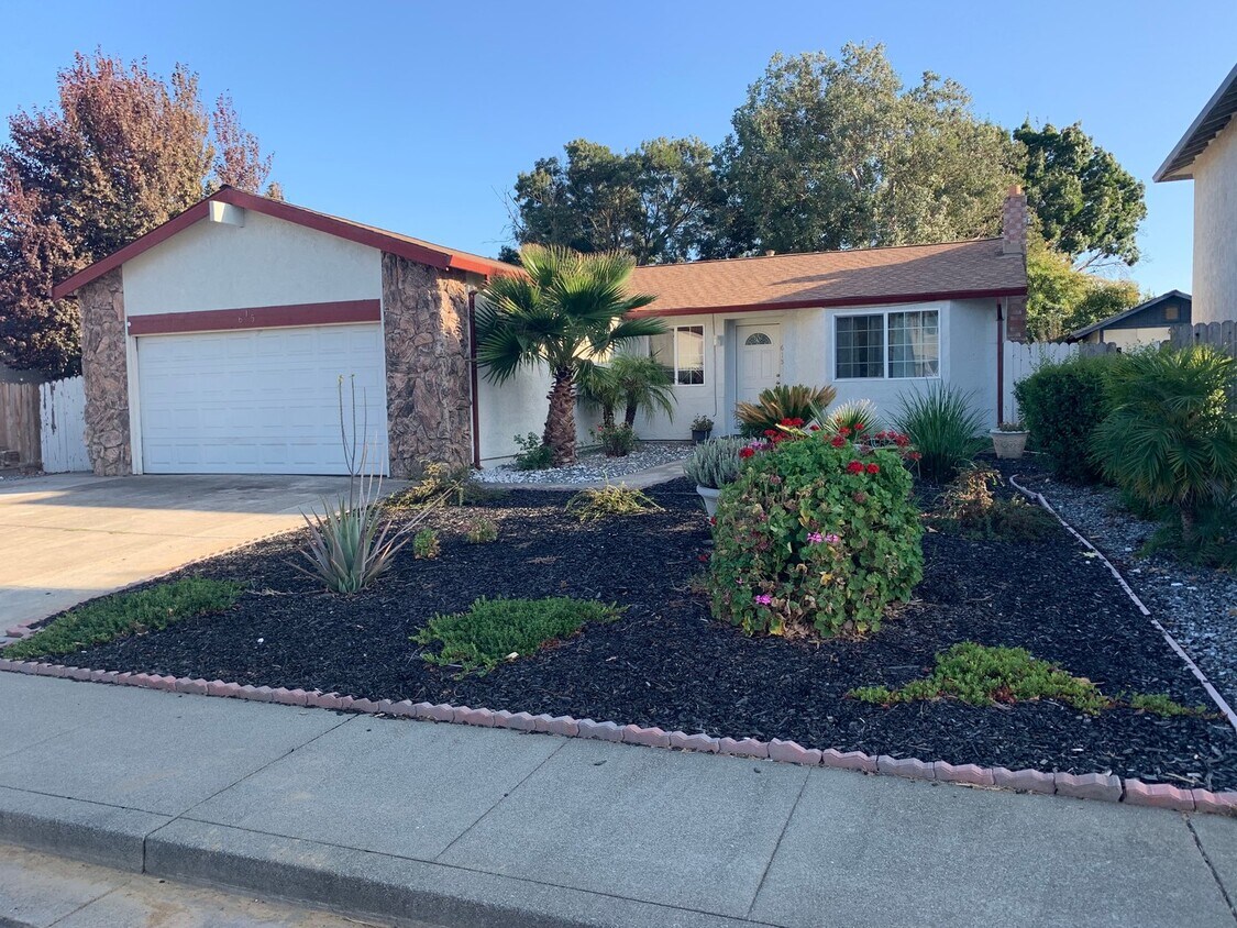 Primary Photo - Cute single story home