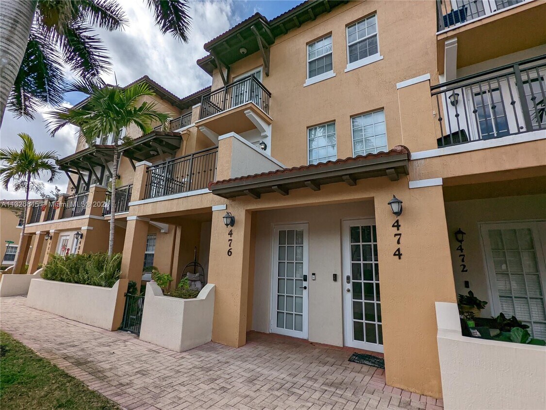 Foto principal - 476 SW 147th Ave