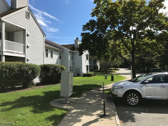 Foto del edificio - 14 Homestead Ln
