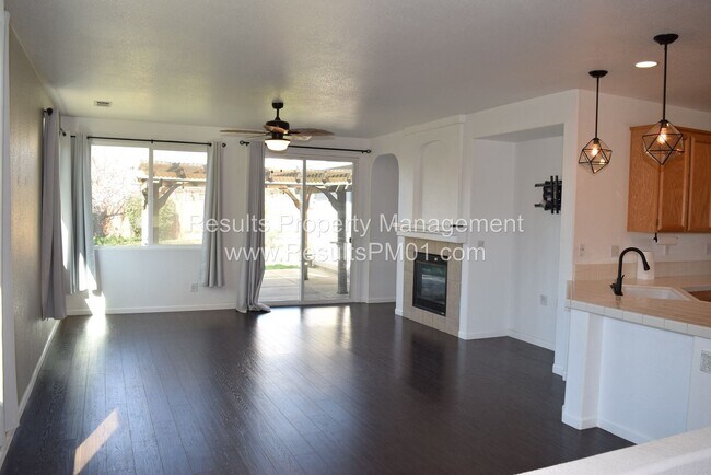 Building Photo - 3 br, 2 bath House - 300 Dedham Ct