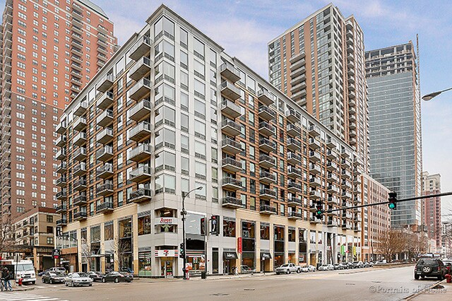 Building Photo - 1 E 8th St