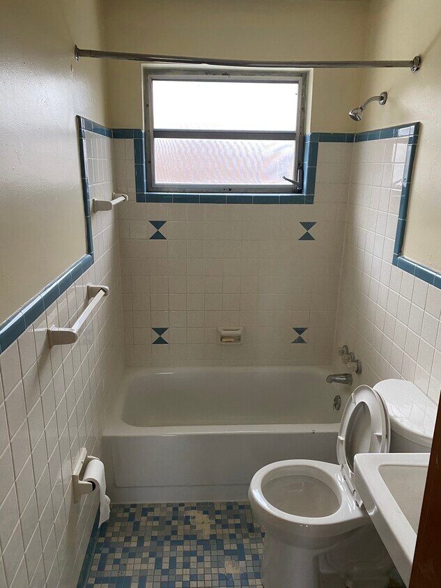Foto principal - 8310 Riley Rd