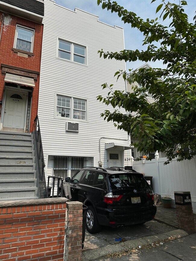 639 Palisade Ave, Jersey City, NJ 07307 House Rental in Jersey City