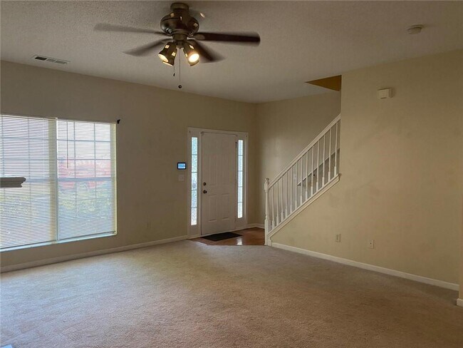 Building Photo - 2858 Parkway Close