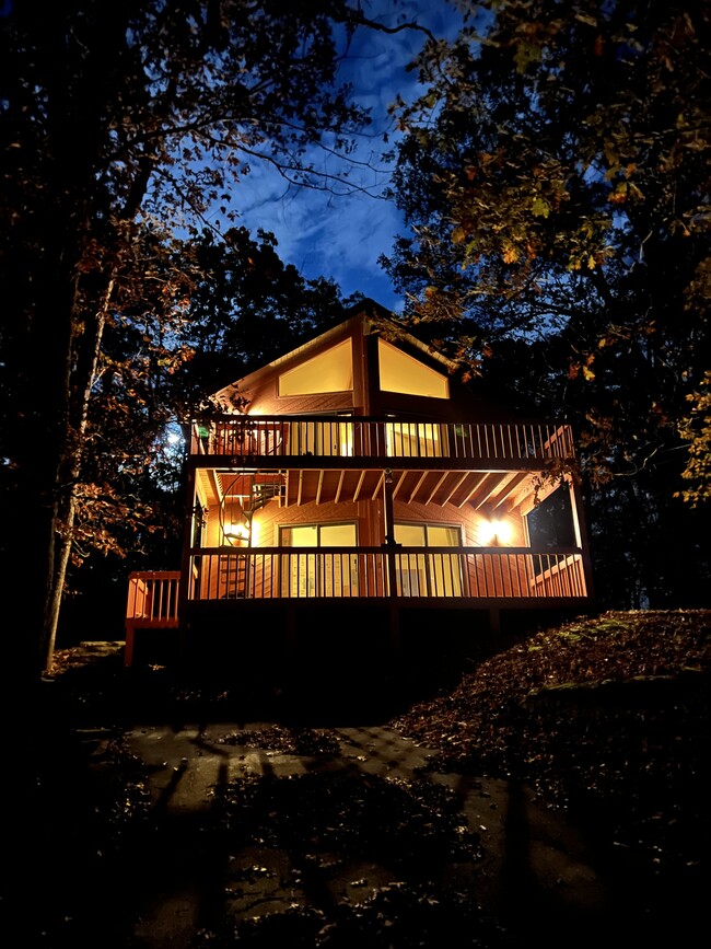 Building Photo - 3124 Snowdon Dr