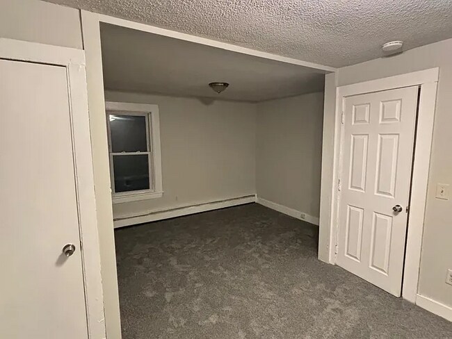 Foto del edificio - Bright & Updated 2-Bedroom in Prime Watertown