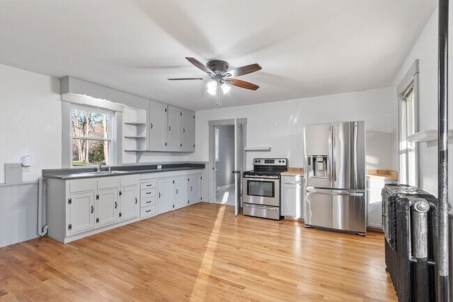 Foto del edificio - 20 Old Lowell Rd