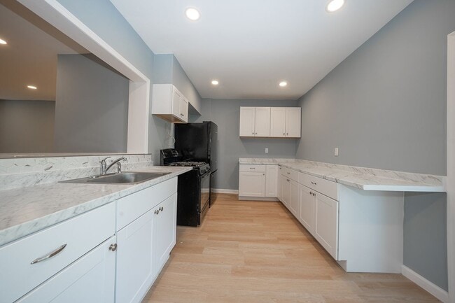Building Photo - 732 Buck Ln