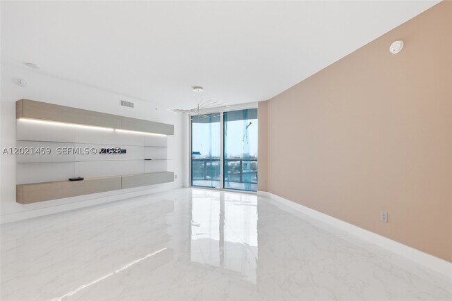Foto del edificio - 17301 Biscayne Blvd