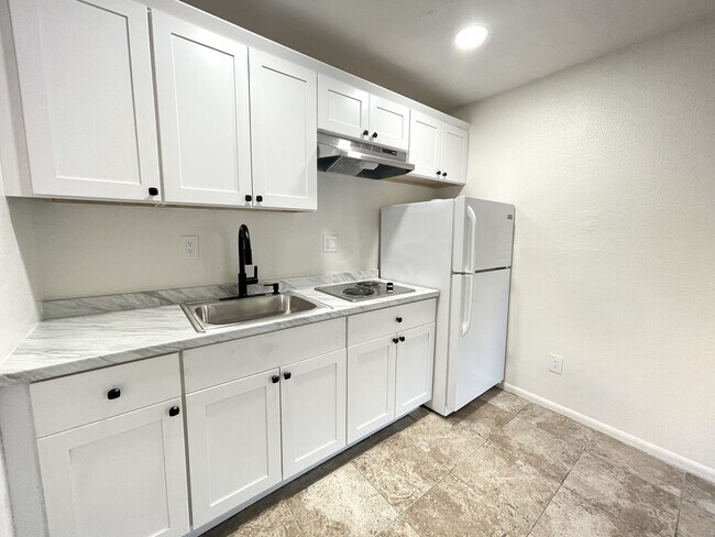 Foto del edificio - 4472 Felton St