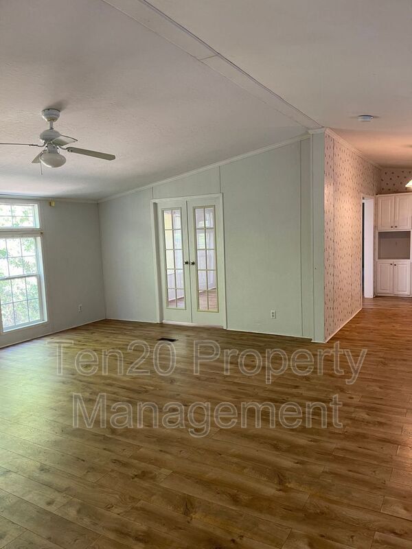 Building Photo - 530 GA-137