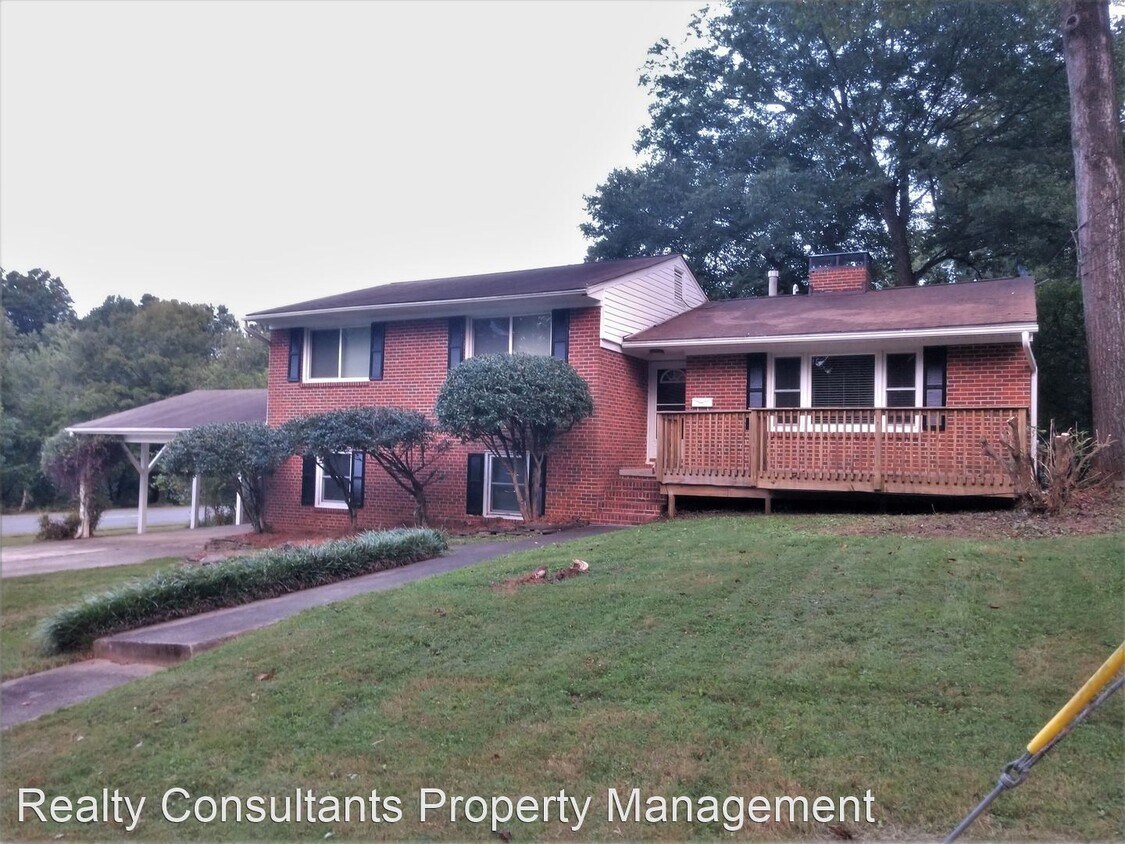 Foto principal - 4 br, 2 bath House - 1701 Elkhart Drive