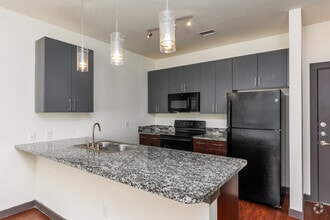 Interior Photo - SEVEN TWELVE LOFTS