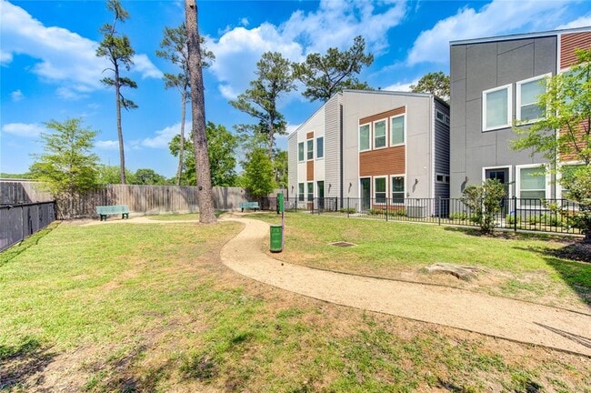 Building Photo - 564 Janisch Rd