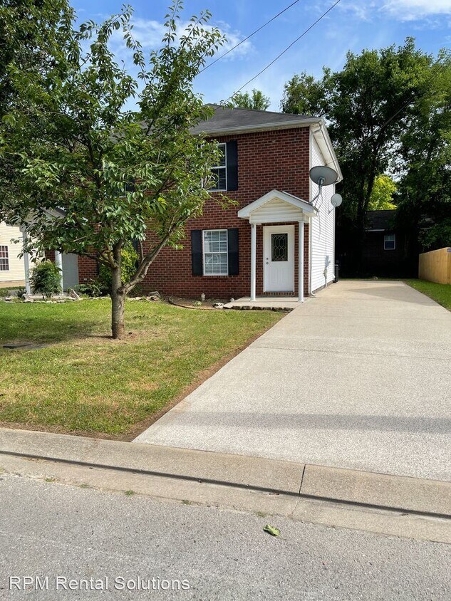 2 br, 2 bath House 1606 Center Pointe Drive House Rental in