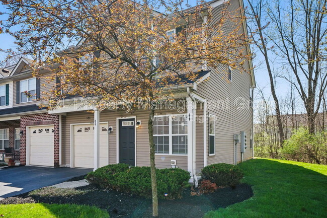Building Photo - 646 Grove Cir