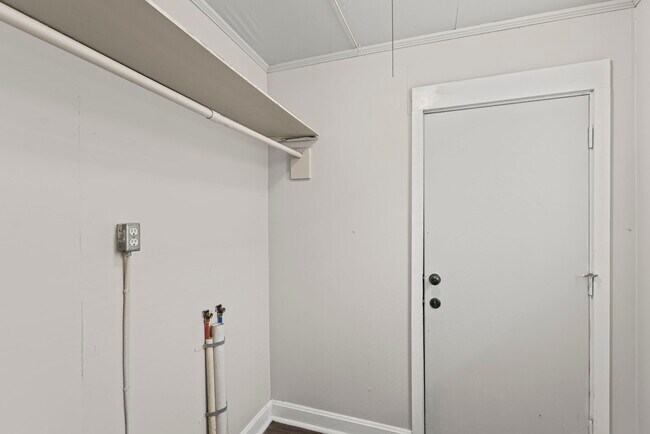 Foto del edificio - 336 N Hardesty Ave