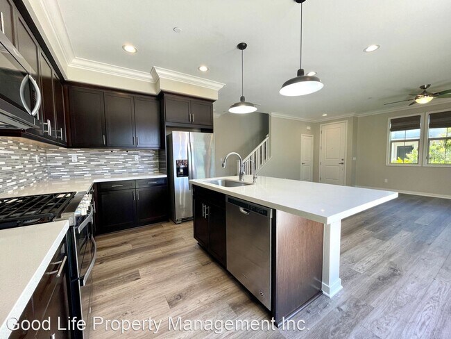 Building Photo - 3 br, 2.5 bath House - 2033 Tango Loop Unit 2