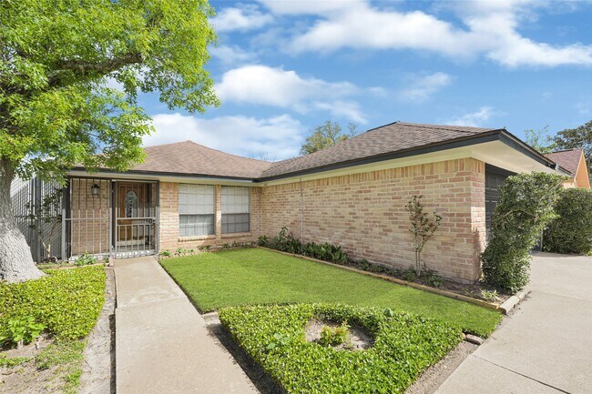 Building Photo - 9208 Carousel Ln
