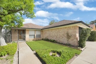 Building Photo - 9208 Carousel Ln