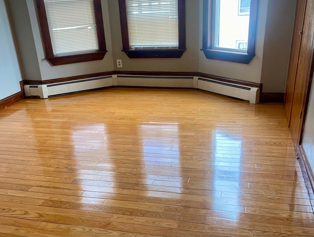 Foto principal - 361 Adams St