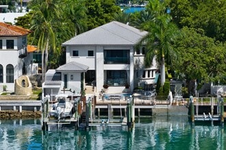 Building Photo - 176 S Hibiscus Dr