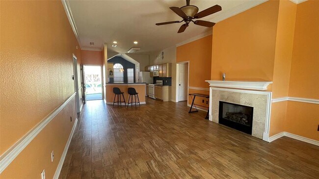Building Photo - 18715 Spinney Ln