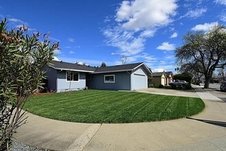 Building Photo - 1829 Lencar Way