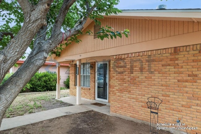 Building Photo - 1624 Petroleum Dr