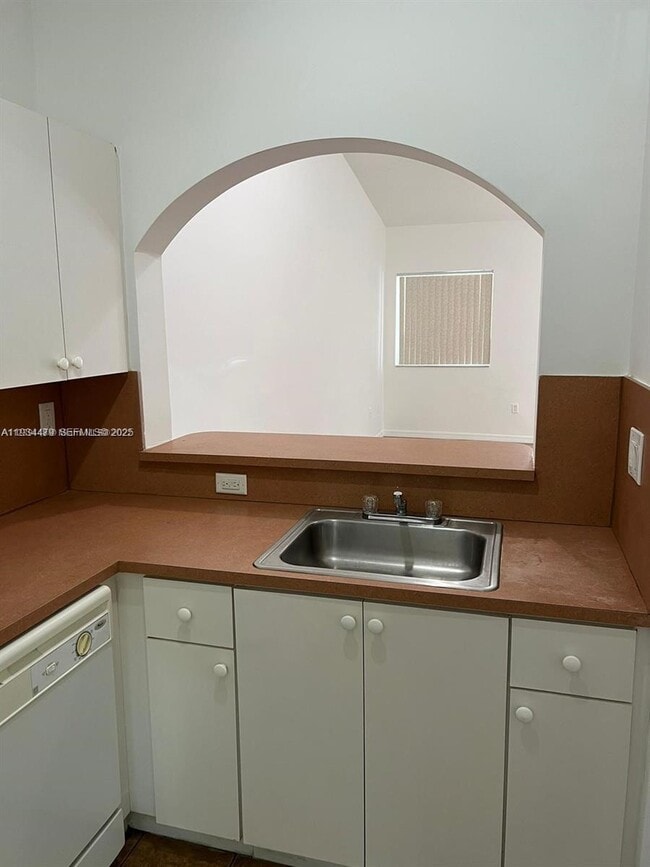 Foto del edificio - 2911 SE 13th Rd