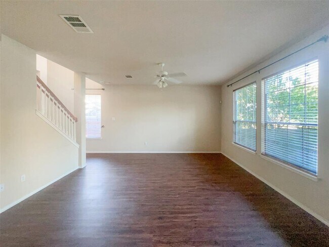 Foto del edificio - 10717 Strand St