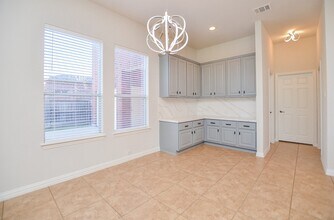 Building Photo - 4315 Village Forest Dr