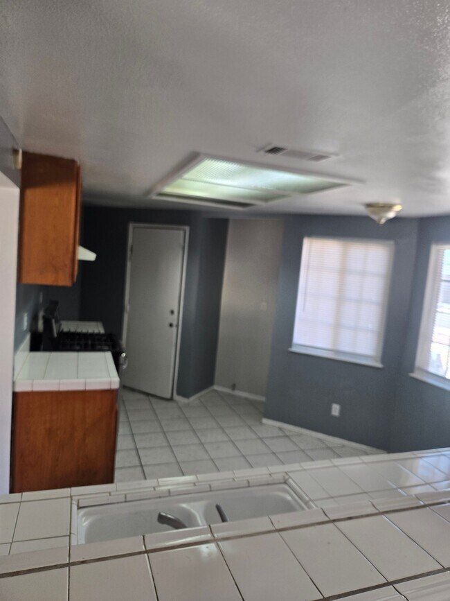 Foto del edificio - 37210 Sabal Ave
