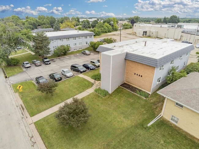 Building Photo - 2441 Holmes St