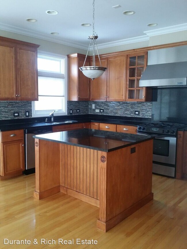 Building Photo - 3 br, 3.5 bath House - 1812 Alta Vista Ct