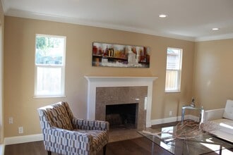 Building Photo - 1376 Bouret Dr