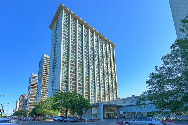 3600 N Lake Shore Drive Condo