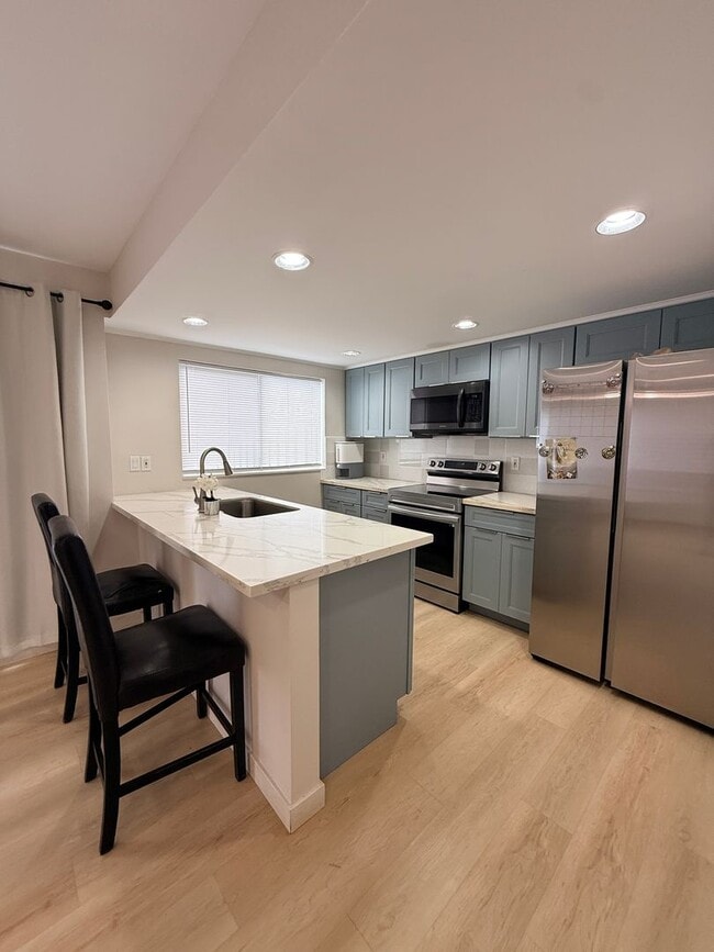 Foto del edificio - Remodeled 4/2/2 in Cool & Breezy Upper Makakilo Near Schools