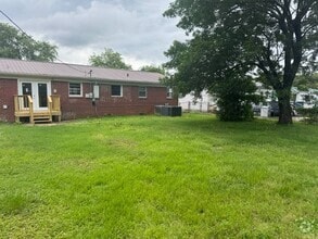 Building Photo - 605 N 9th St