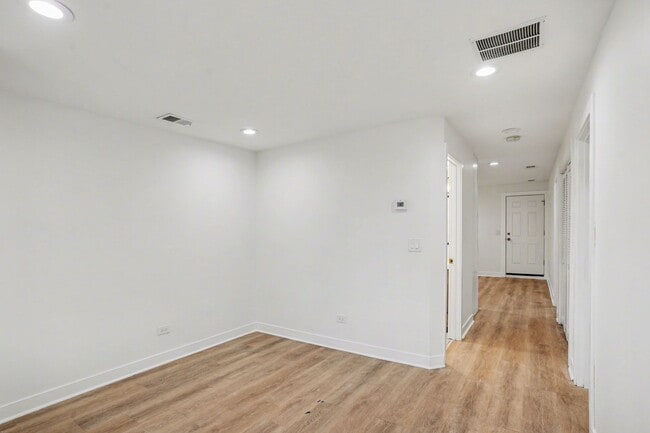 Foto del edificio - 2812 S Pulaski Rd