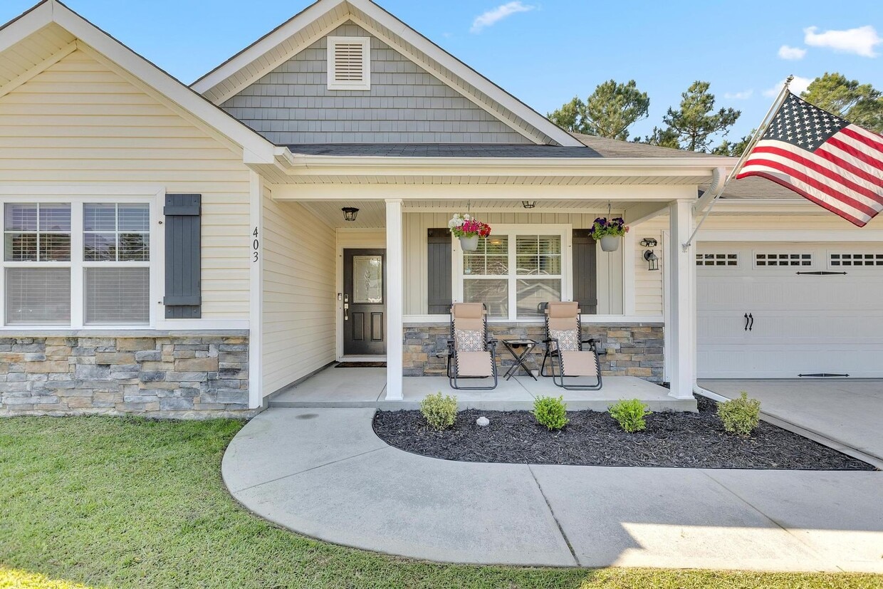 Foto principal - 3 Bedroom Ranch in Oyster Landing