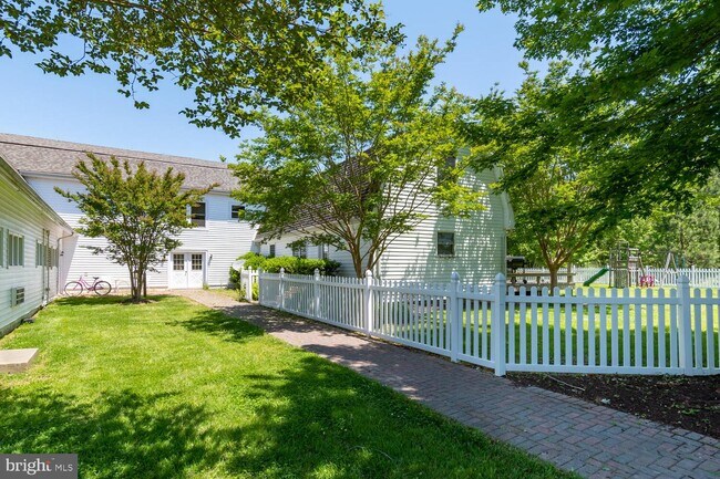 Foto del edificio - 6670 Cedar Cove Rd