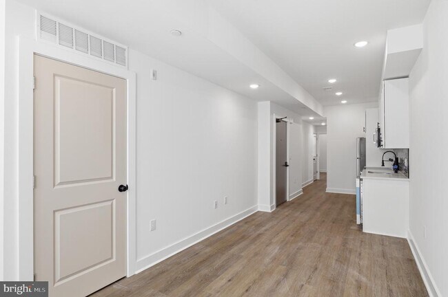 Foto del edificio - 2146 N Franklin St