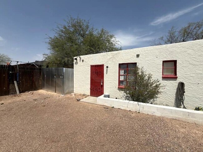 Foto del edificio - 2519 N Estrella Ave