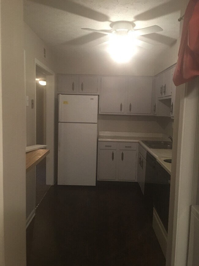 Foto del edificio - 7008 Wildwood Cir